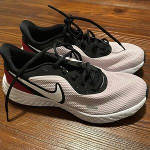 Women’s Nike running shoes size 8.5